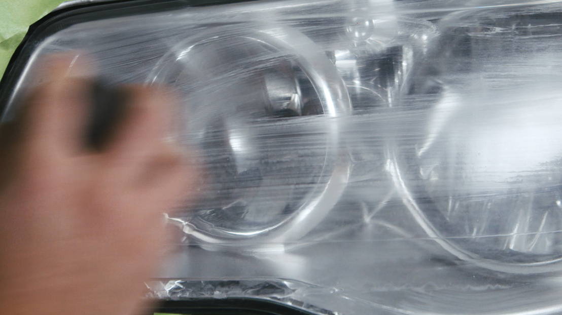 3.Wet sand the headlight